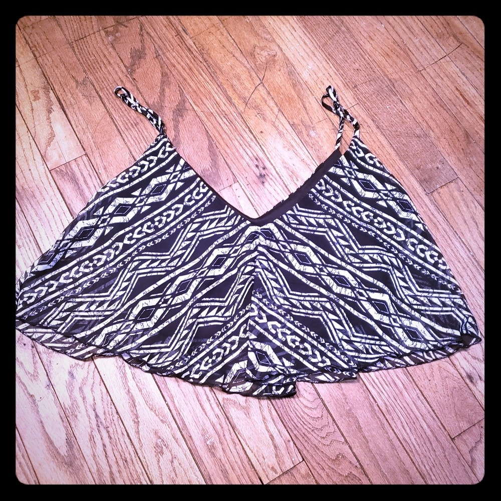 2b bebe cropped shirt